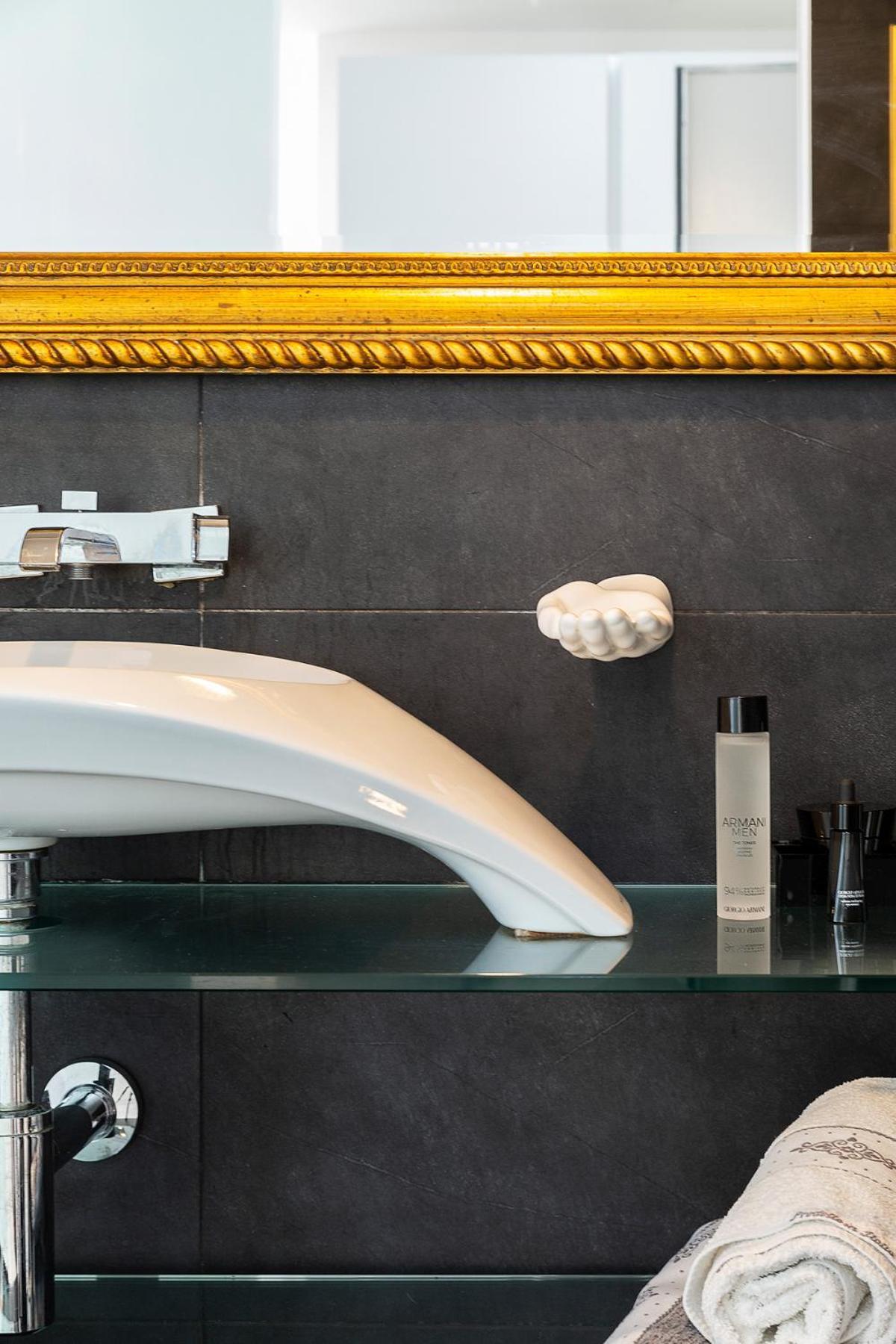 The Boutique Houses - Iconic Suite In Galleria Duomo With Private Parking Milan Exterior photo