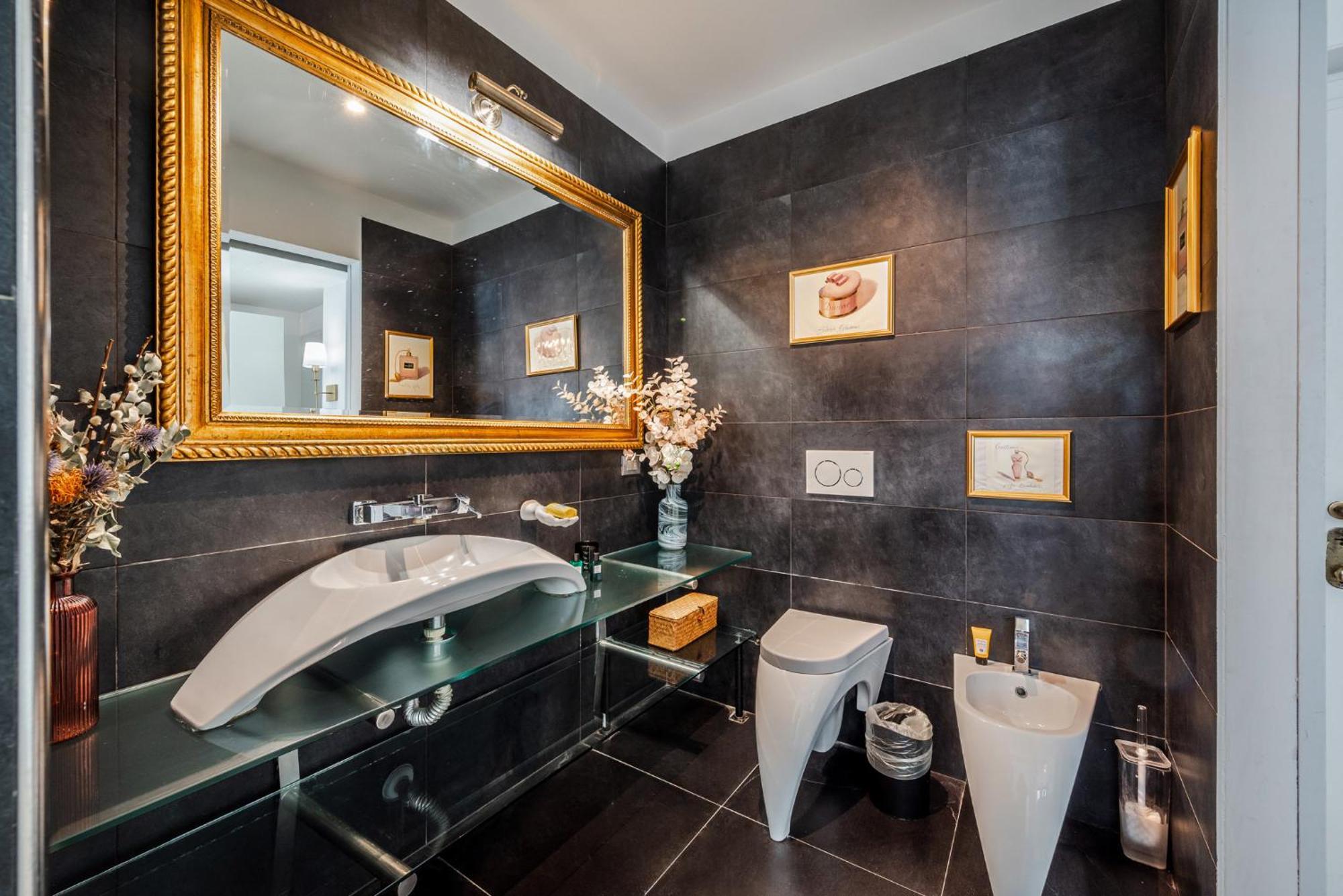 The Boutique Houses - Iconic Suite In Galleria Duomo With Private Parking Milan Exterior photo