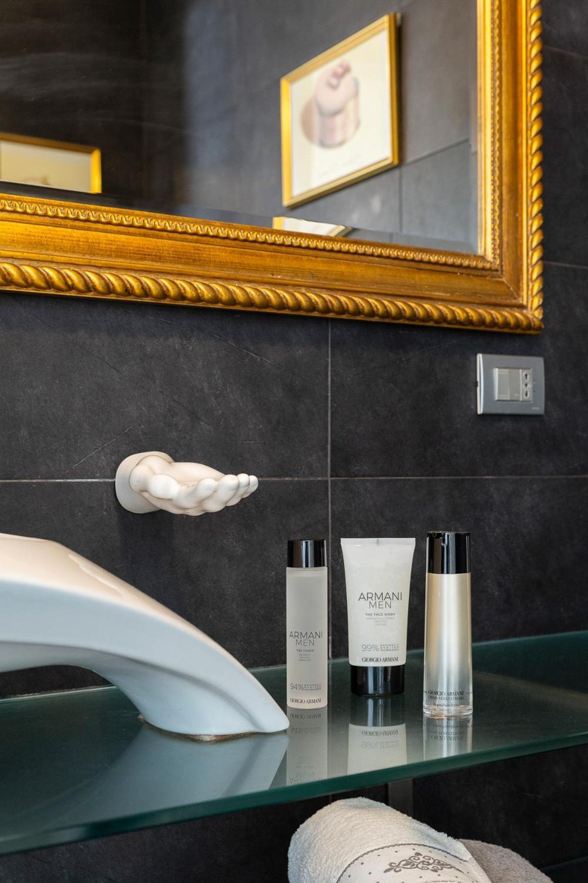 The Boutique Houses - Iconic Suite In Galleria Duomo With Private Parking Milan Exterior photo