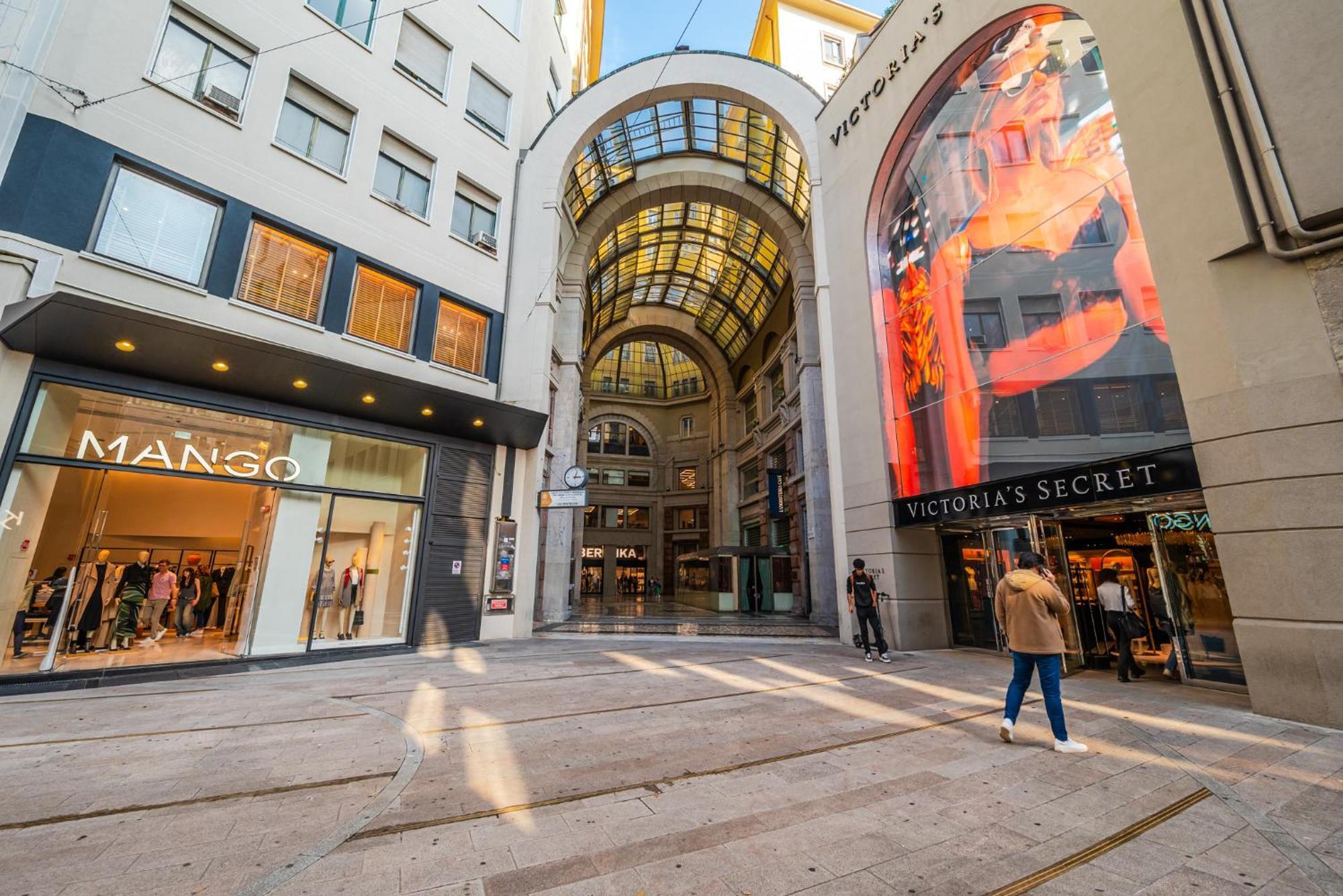 The Boutique Houses - Iconic Suite In Galleria Duomo With Private Parking Milan Exterior photo
